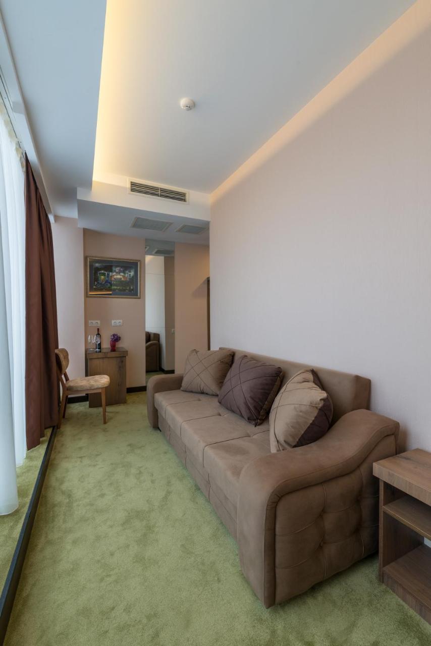 Veranova Hotel Tbilisi Exterior photo
